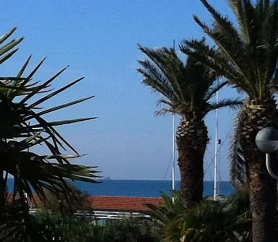 Morgana 3* Marina Di Carrara